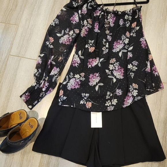 NWOT Whitehouse Blackmarket Flower 👚 Blouse Sz L - Picture 3 of 9